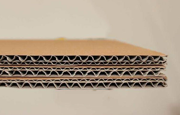 Giấy carton 3 lớp sóng B chất lượng cao được sản xuất tại công ty bao bì giấy Đồng Tâm